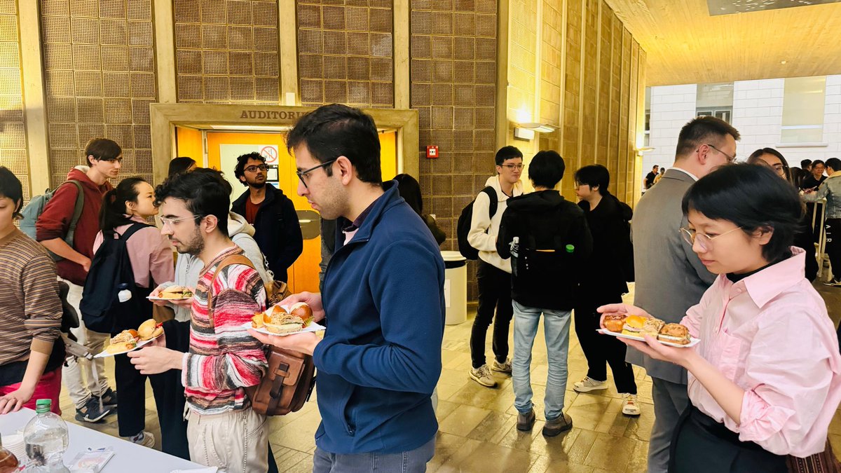 wins_ethzurich's tweet image. 🚀🎓 Panel Discussion: Navigating the Swiss Job Market as a Non-EU/EFTA Professional 🇨🇭
Last Thursday, 140 participants joined an insightful panel. From when and how to apply for jobs, to tips on improving your chances, it was a fantastic exchange of knowledge and advice! 🌍💼