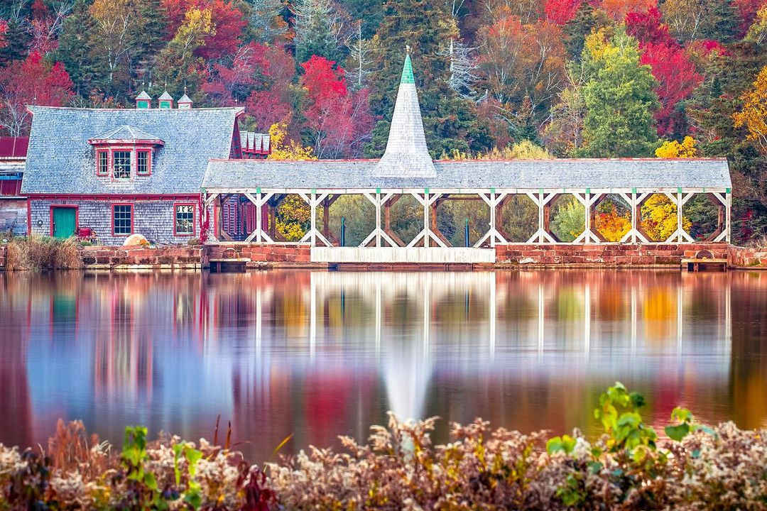 WelcomePEI's tweet photo. Autumn splendor 🍂 

📍 Hunter River
📷 A | NE Photography https://t.co/EJpA8pJ0q6