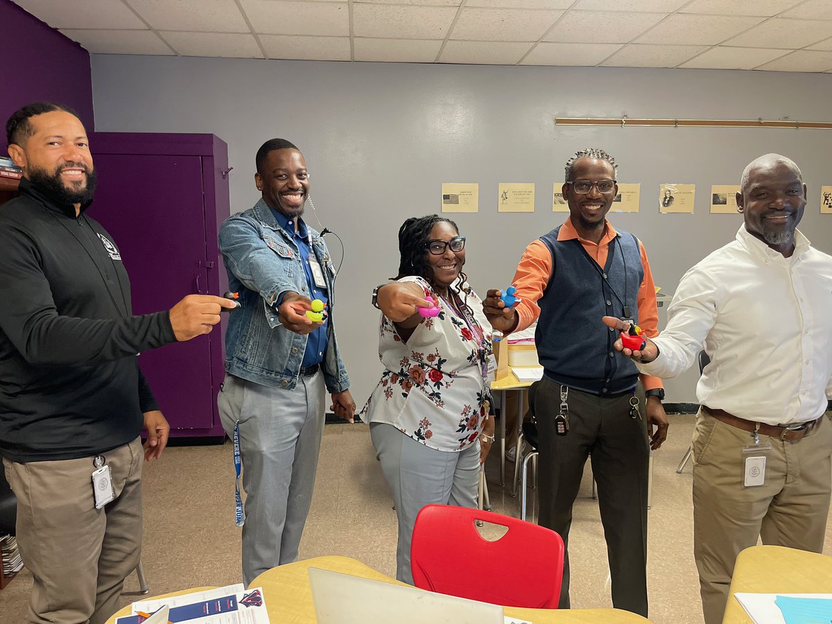 drrileyeducator's tweet photo. The 6th grade SS/AOT is on FIRE and ALWAyS ready to deliver HQI at @PaulRevereMS! I know they are always anticipating my antics 😀 and commitment to W.A.D.D.L.E. (Working Actively to Deliver Dynamic Learning Experiences)! Look at those ducks and smiles! #sailingintosuccess https://t.co/RyW6ypHTNf