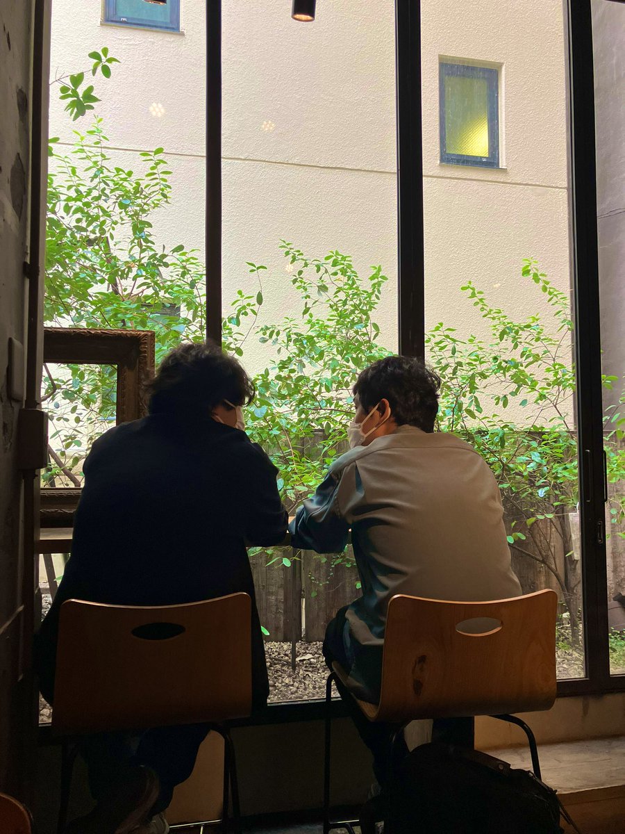 ohtaproNakahara's tweet photo. #宮下草薙 OA情報☕️🍮💕

🗓️10/25(金)
8時〜
TBS『ラヴィット！』

26:30〜
文化放送『宮下草薙の30分』

🗓️10/26(土)
5:45〜
TBS『夜明けのラヴィット！』

18:30〜
QR超!A&amp;G +『遊戯王GO RADIO』(宮下)

.
仕事の空き時間に見つけたオシャレなカフェで、頼んだプリンが来るのを仲良く待つふたり https://t.co/t2RCvTnVeF