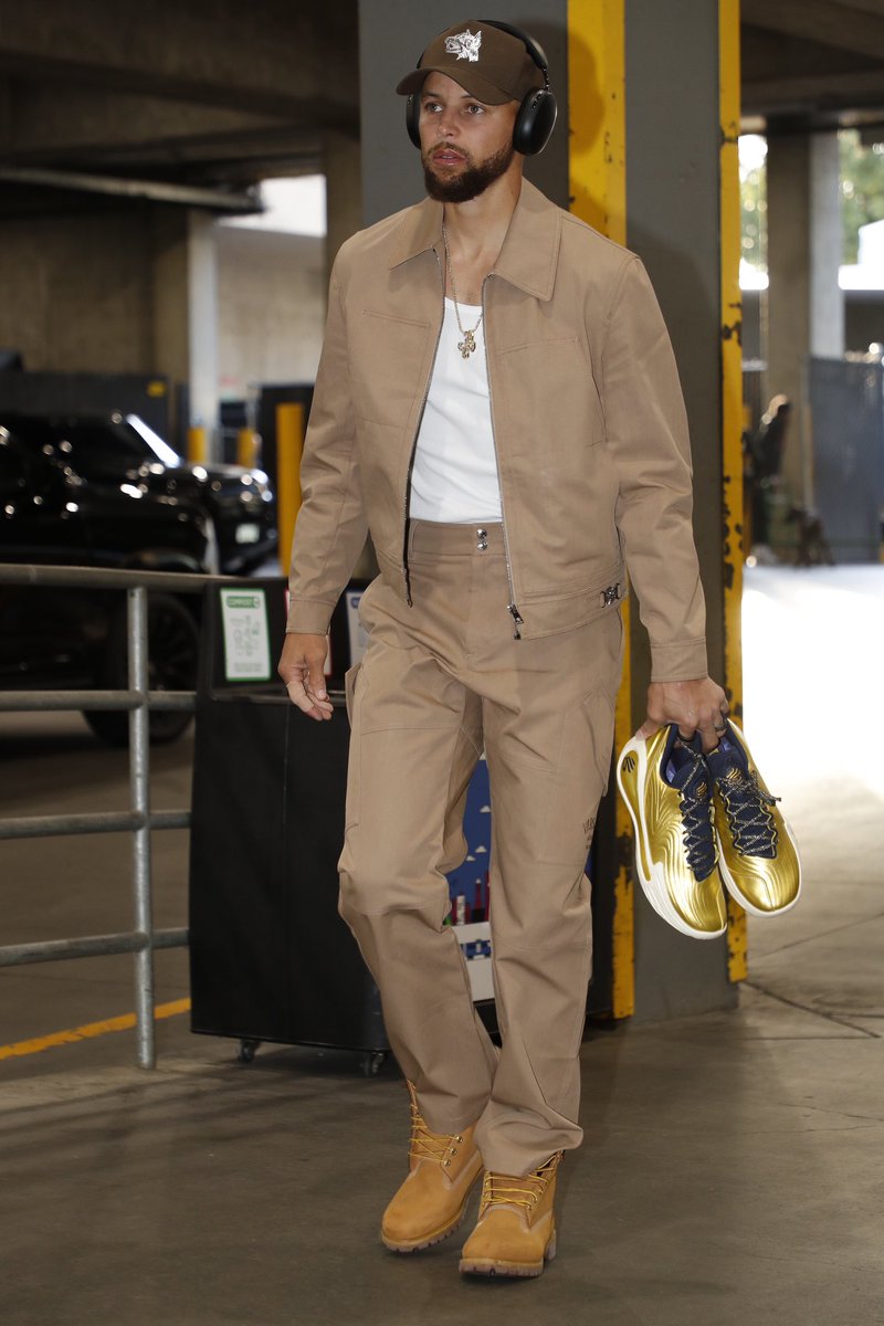 Stephen Curry tweet media