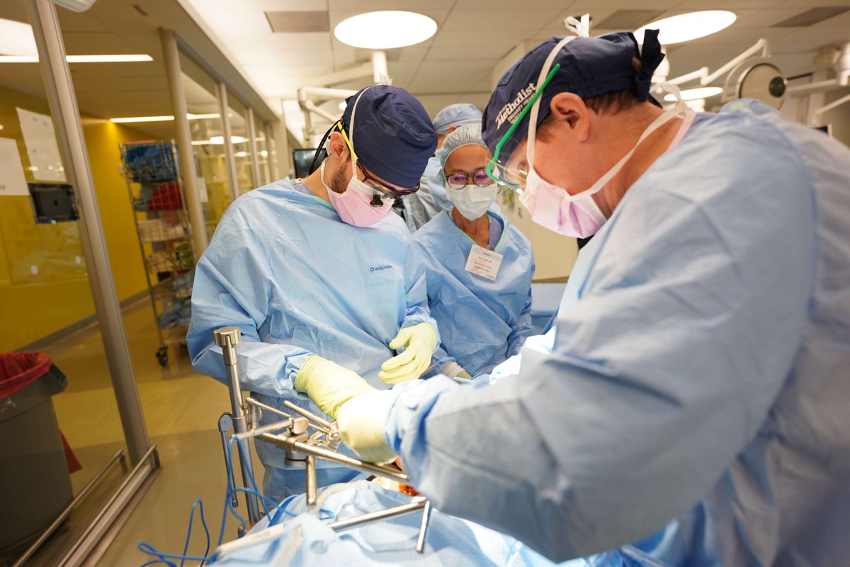 DeBakey CV Education - World Class CV Training (@debakeycvedu) on Twitter photo Some of our faculty providing hands-on training to fellows and residents on Open Aortic cases at MITIE. #MITIE #DeBakeyCVEdu #HoustonMethodist #CardioEd #OpenAortic
<a href="/AlanLumsdenMD/">Alan Lumsden, MD, CV Chairman/Director</a> <a href="/AGQ1973/">Andrea G. Quarti, MD</a> <a href="/GAEscobarMD/">Guillermo Escobar🩸</a> Some of our faculty providing hands-on training to fellows and residents on Open Aortic cases at MITIE. #MITIE #DeBakeyCVEdu #HoustonMethodist #CardioEd #OpenAortic
<a href="/AlanLumsdenMD/">Alan Lumsden, MD, CV Chairman/Director</a> <a href="/AGQ1973/">Andrea G. Quarti, MD</a> <a href="/GAEscobarMD/">Guillermo Escobar🩸</a>