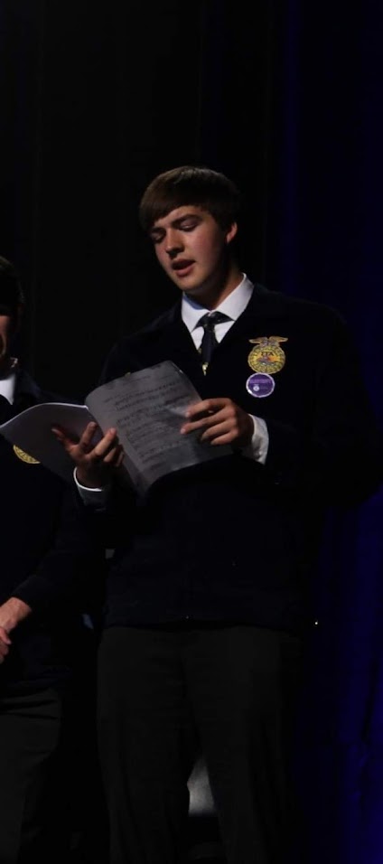Extra Effort: Stark County lineman Jacob McCauley selected for national choir performance this week

Story: centralillinoisproud.com/sports/local-s…