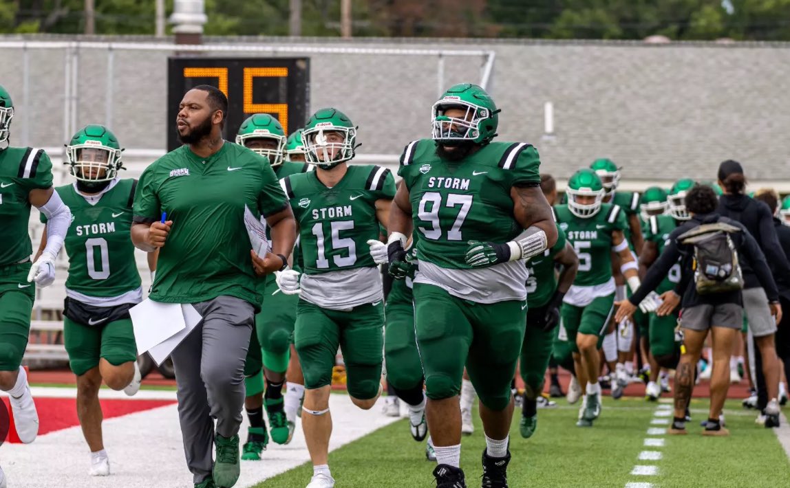 AGTG🙏🏾
After a great talk with @coachsmith_lec I and blessed to earn an Division 2 offer from Lake Erie College <a href="/CoachLukeSC/">Coach Williams Fierro</a> <a href="/coachfischer7/">Jeff Fischer</a> <a href="/Saddleback_FB/">Saddleback College Football</a>