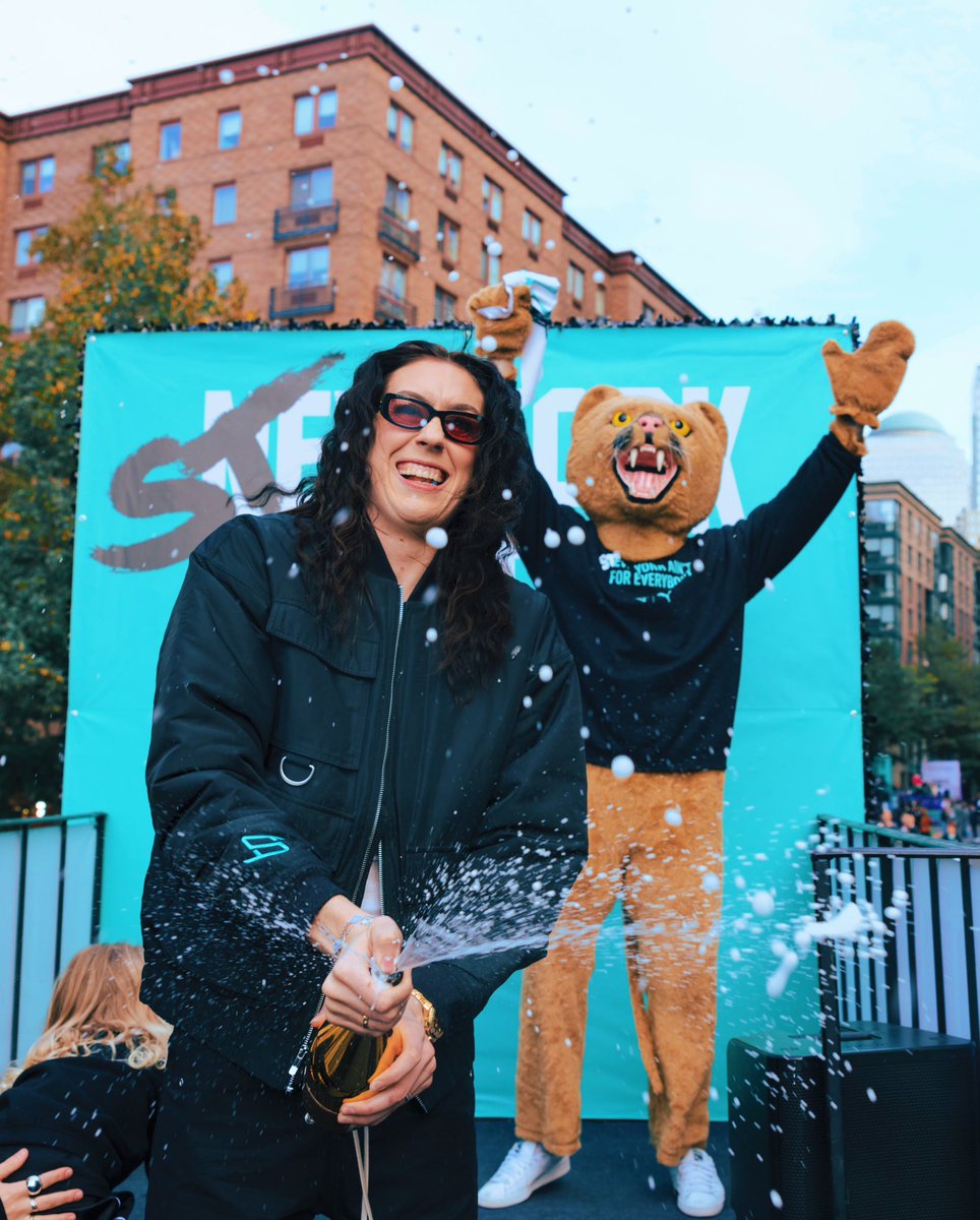 It’s a parade inside my city 😈🍾