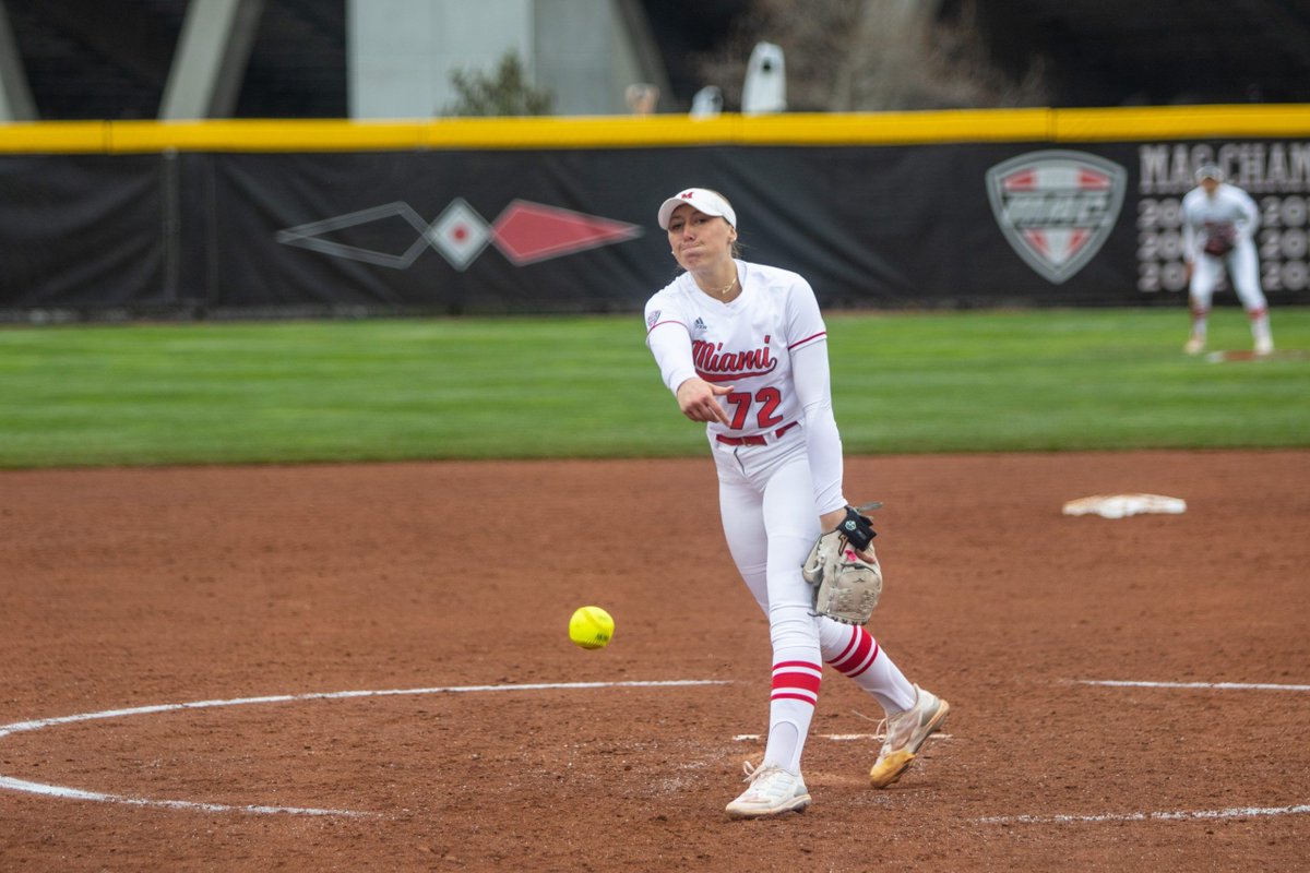 D1Softball's tweet photo. Reeves and the departed Jarvis accounted for more than 80 percent of Miami's innings a season ago.

It sounds as Gardner-Colegate believes that while Reeves and Chevrier could match that. 

📸 @MiamiOH_SB

More in the Fall Report ⬇️ 
https://t.co/Tr5yqgqDZ2 https://t.co/NPDCwPD7fA