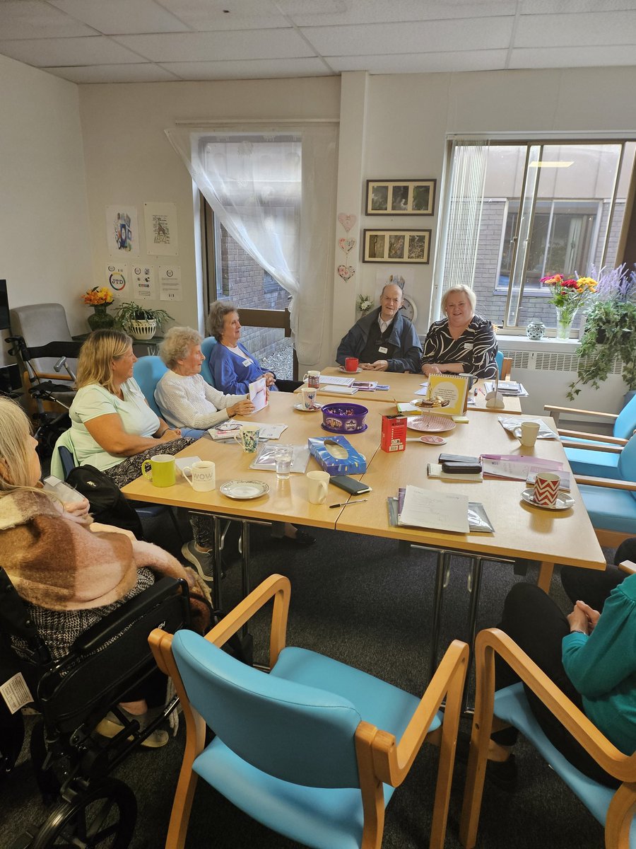 GailHogg6's tweet photo. Day 1 of the new Journeying Through Dementia cohort.  It was lovely to meet all our new students  and love their enthusiasm to learn. We got off to a great start, and everyone said they are keen to return and learn more. #JtD #Alzscotland @carol_prattis @jacquichung @elaineahpmh https://t.co/yol8Hh2v9Y