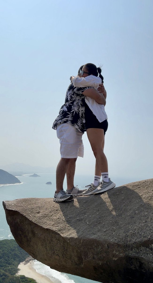 SharolYiselle's tweet photo. Un #tbt de un día especial. 
El día que mi alrededor se puso en mute y solo sentía mi corazón latir fuertísimo. 
Que buena anécdota tengo de este día💖
@Edgarr_B mil veces si. https://t.co/JSQGxAr7uv