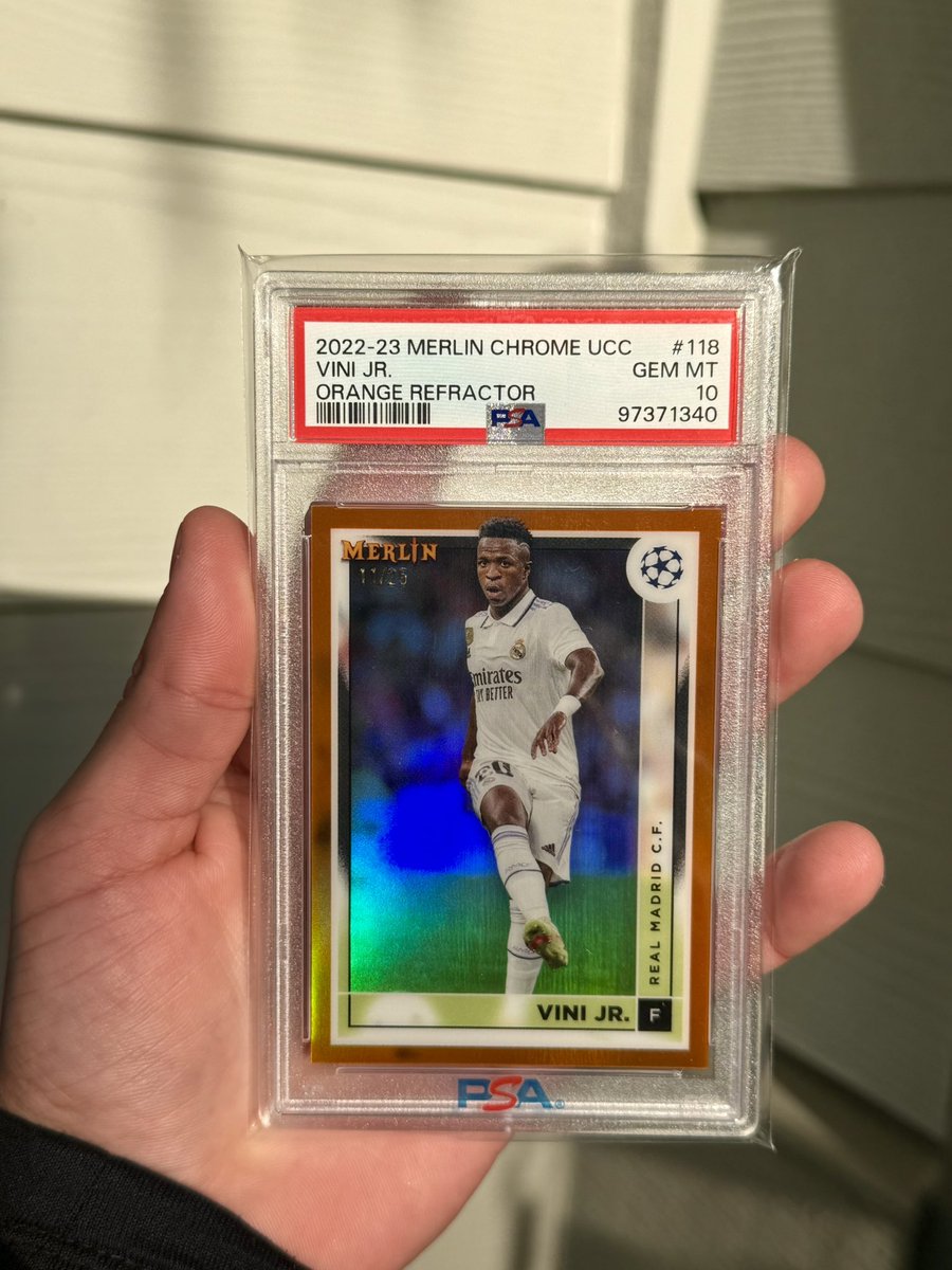 Small Sale Thread!

Vini Jr /25 Merlin U23 Stars $80
Orange Bubbles POP 1 $250
Orange Merlin /25 POP 1 $125

All 3 for $400

RTs appreciated, feel free to offer 👍🏽