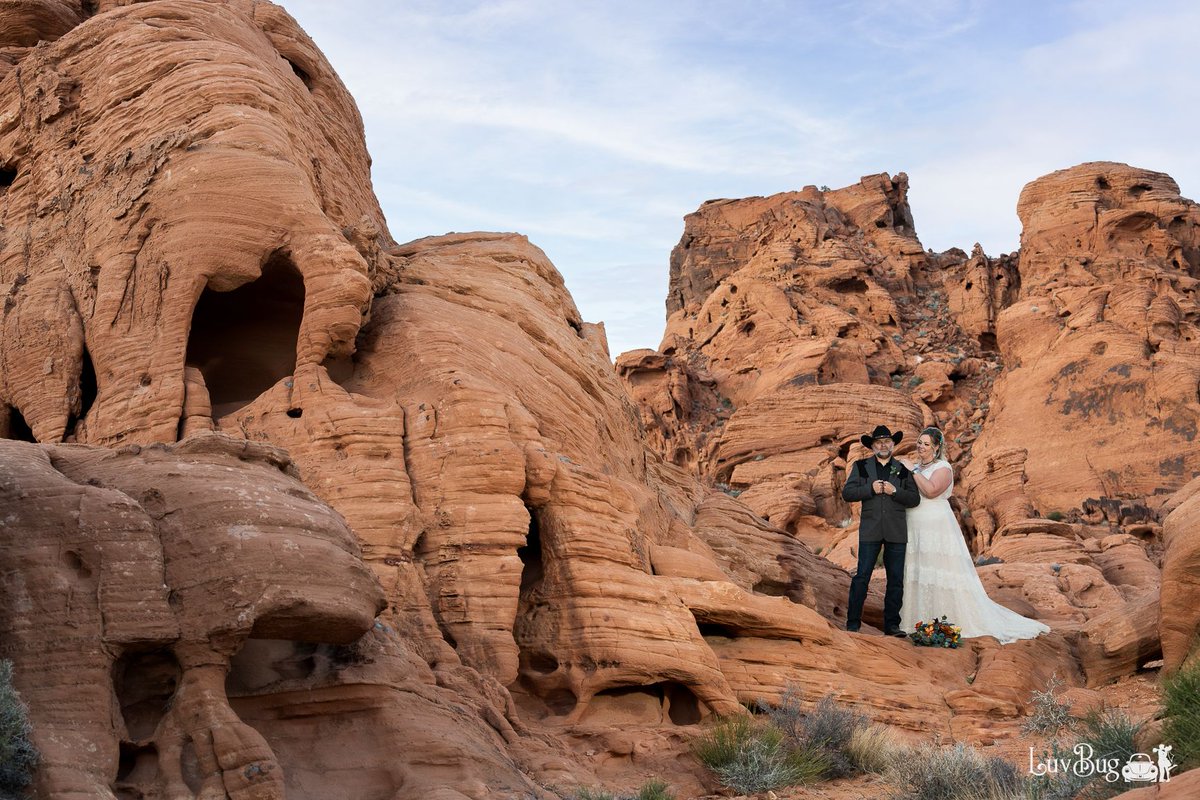 LVLuvBug's tweet photo. Congrats Jaimie and Robert on your Valley of Fire wedding!
#valleyoffire #lasvegaswedding #vegaswedding #elopement #lasvegasweddingphotographer #microwedding #lasvegasweddingphotographer #destinationwedding #desertwedding #redrock https://t.co/sy58y1X5iE