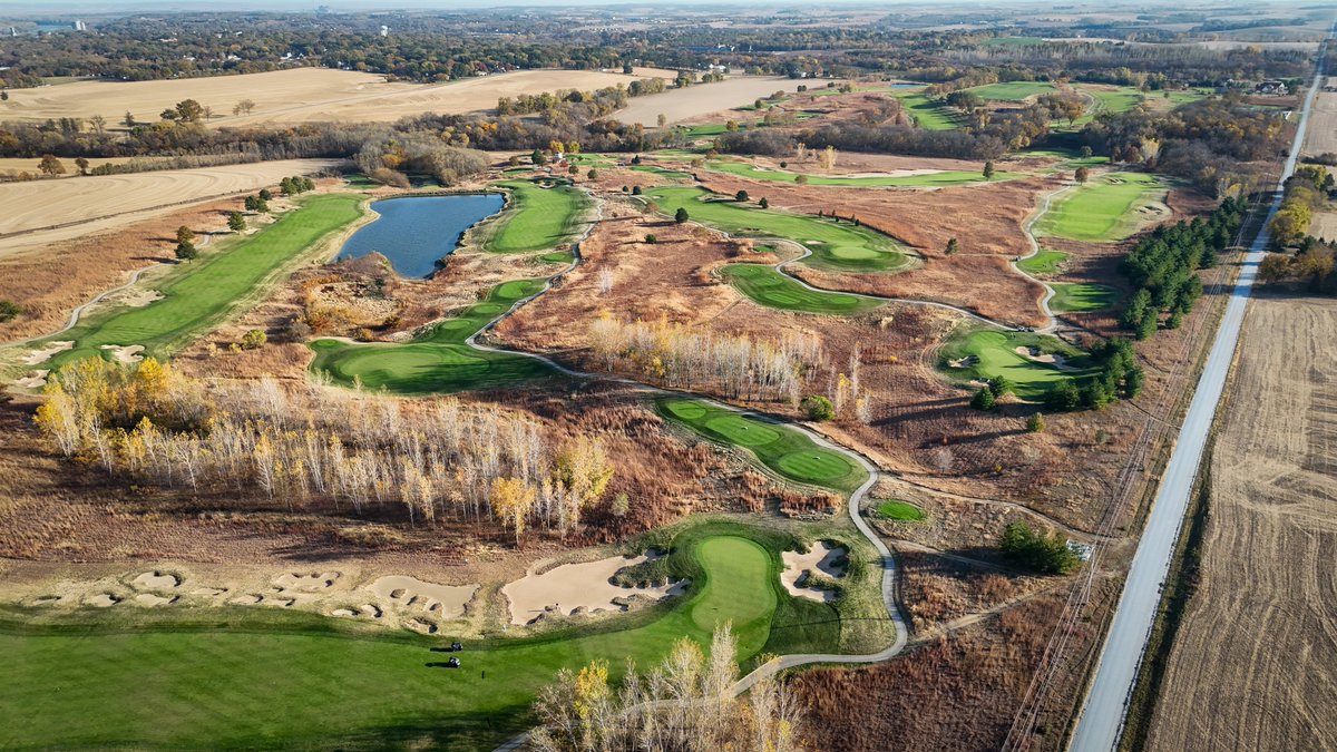 Rennermbrett's tweet photo. The fall colors have fully set in at the beautiful @DormieNetwork property. 🍁 

There’s not many places like @ArborLinks. https://t.co/Lj7eJ7mh6S