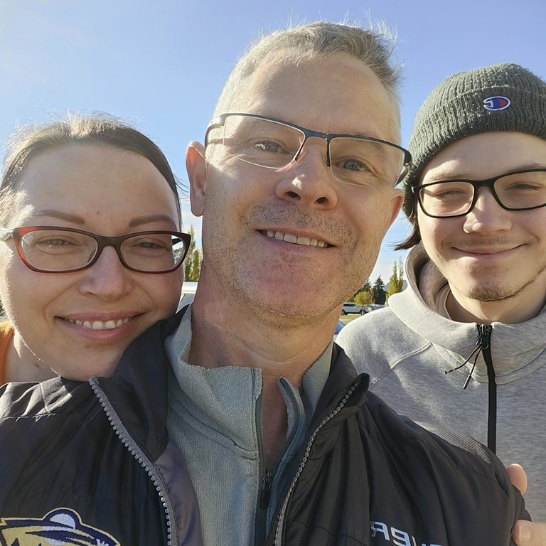 Another successful day of reeling in the votes in Silverspring! Thank you to everyone from UNIFOR who helped out yesterday and throughout the campaign! And much gratitude to my family - surreal for the Gordons to vote in Silverspring. Connor was a first-time voter, too! #SKVotes