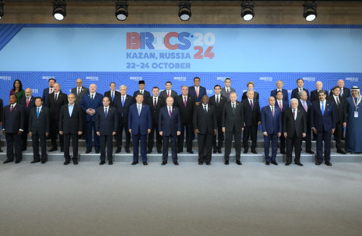 📷 Foto oficial de los jefes de delegación que participan en la XVI Cumbre de los BRICS, BRICS+.