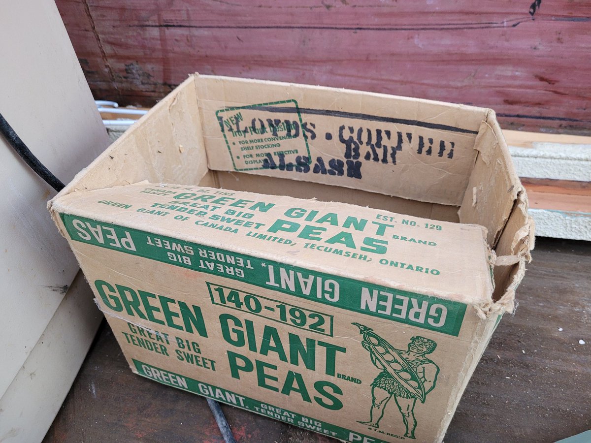 Anyone remember Lloyds Coffee Bar in Alsask? 
The box has got to be from before the 1980s because the pea cans are only sized in fluid ounces