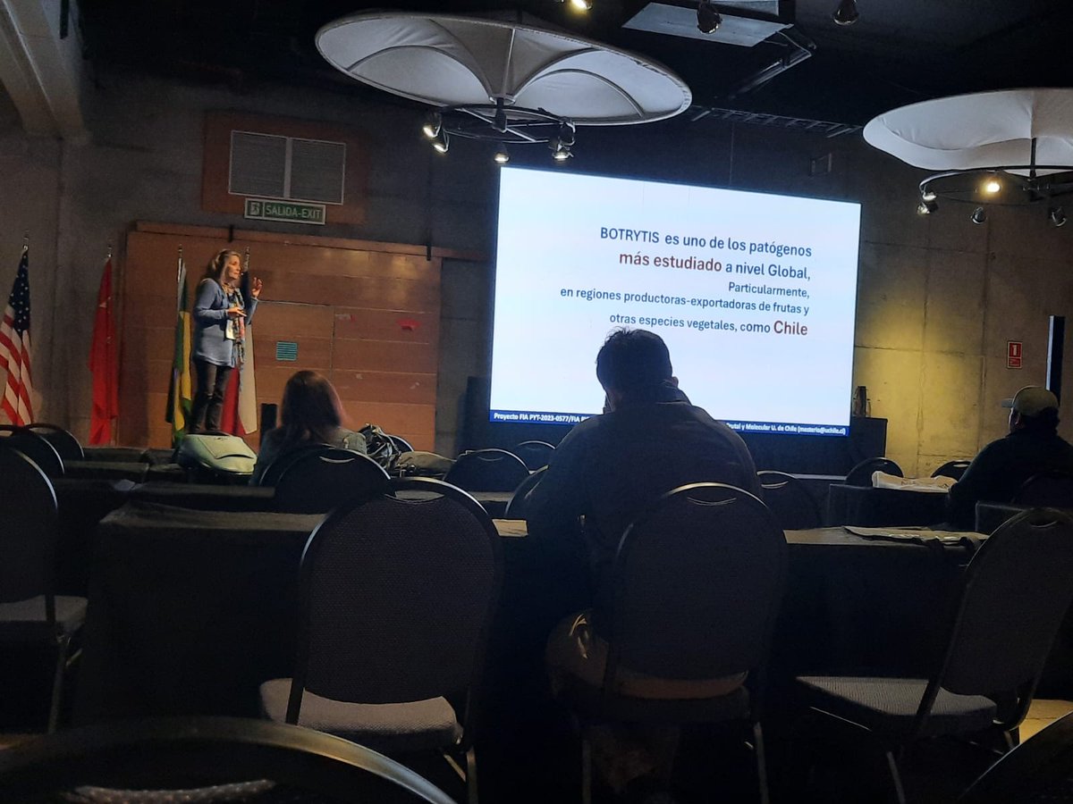 Nuestra socia y destacada fitopatóloga Marcela Esterio presentó la charla "Botrytis un problema global en la producción de frutas de exportación: situación actual respecto de especies asociadas por cultivo y estrategias de control" en la Fruittrade 2024