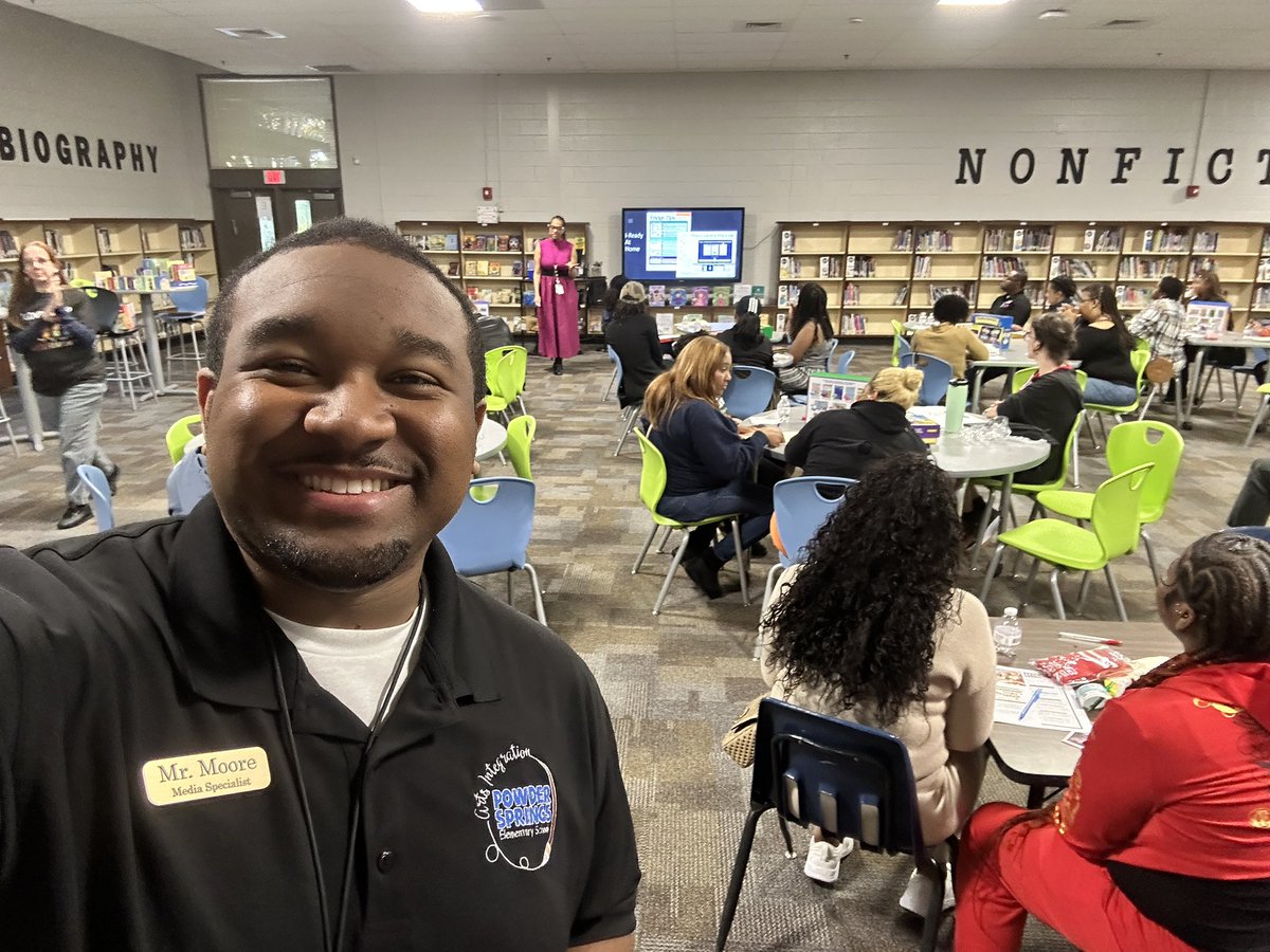 Mr.Moore tweet media