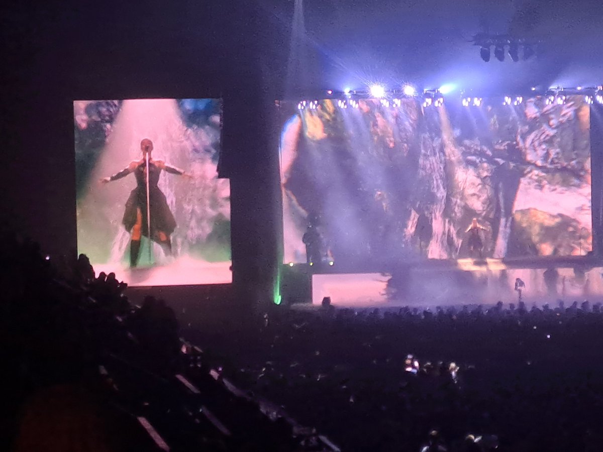 financeGF's tweet photo. @BeckyHill And 2 years later smashes Wembley again 😂

Great concert Becky. https://t.co/3SNRoM0F7C
