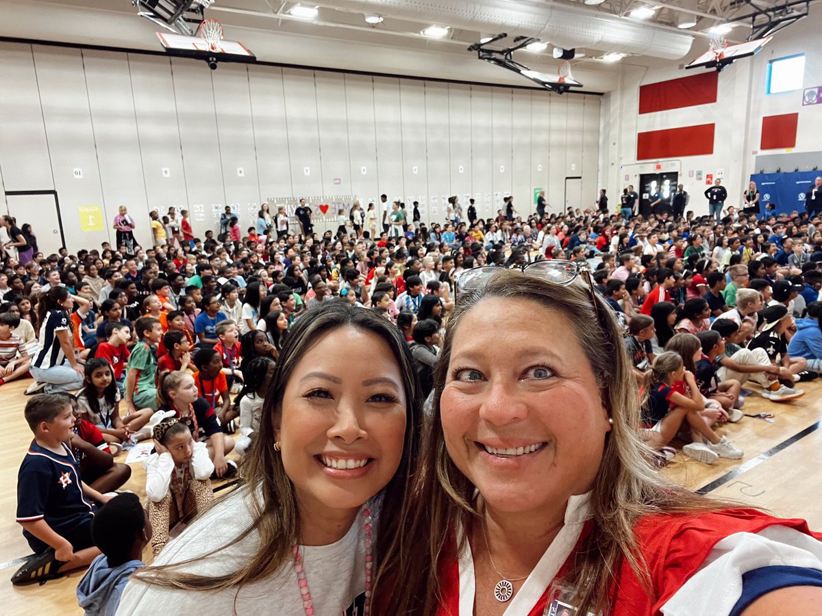 MrsBui_MJE's tweet image. •• kindness &amp;amp; inclusion matter •• Toro takes the BULL out of BULLYING!! ❤️💙 Thank you to @TexansTORO1 @HoustonTexans for coming to @MJEjags @MJEThirdGrade we loved having you teach us about speaking up against bullying 💜✨🏈