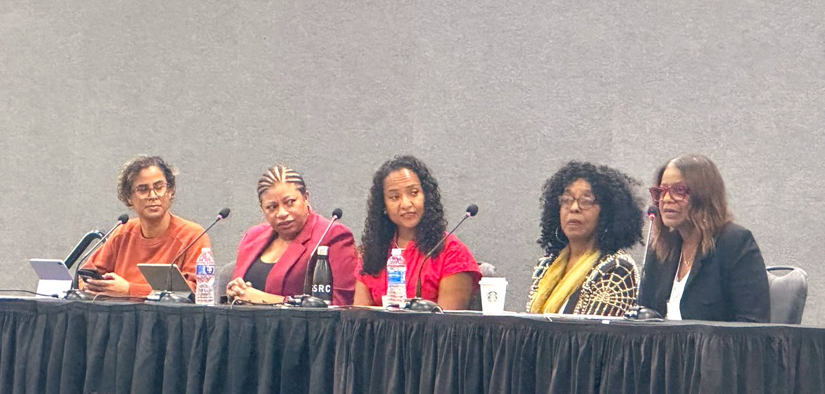 Priscilla M. Martinez (@prismmartinez) on Twitter photo Panelists discuss how the American South & West as both places & processes can’t be separated & should not be separated. Panelists push attendants to rethink of the West as not just a space of escape but as a landscape of bondage, labor, creation, & promise <a href="/WhaHistory/">Western History Association</a> #WHA2024 Panelists discuss how the American South & West as both places & processes can’t be separated & should not be separated. Panelists push attendants to rethink of the West as not just a space of escape but as a landscape of bondage, labor, creation, & promise <a href="/WhaHistory/">Western History Association</a> #WHA2024