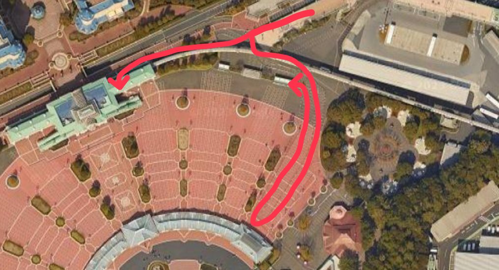 ranpu_tdr's tweet photo. 【東京ディズニーランド】8:15現在

保安検査ご案内方法が変更‼️

[今までの運営方法]
ペデストリアンデッキ下で、2方向に分かれる(1枚目)

                        ⬇
[本日の運営方法]
全員ピクニックエリア方向へ。ピクニックエリア手荷物検査近くで分岐。(2枚目)

※詳細はALTへ。
#TDR__now https://t.co/RAt1sAkzzi