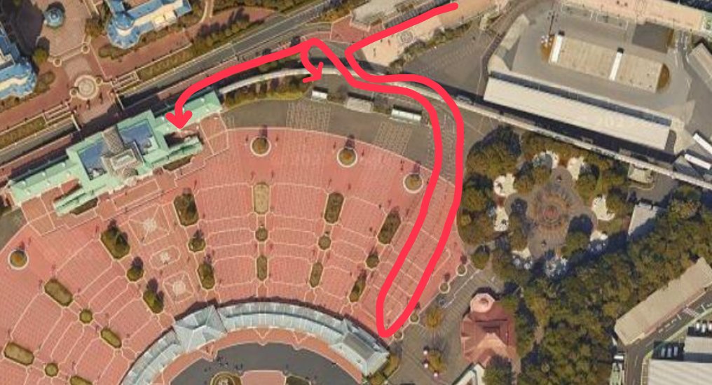 ranpu_tdr's tweet photo. 【東京ディズニーランド】8:15現在

保安検査ご案内方法が変更‼️

[今までの運営方法]
ペデストリアンデッキ下で、2方向に分かれる(1枚目)

                        ⬇
[本日の運営方法]
全員ピクニックエリア方向へ。ピクニックエリア手荷物検査近くで分岐。(2枚目)

※詳細はALTへ。
#TDR__now https://t.co/RAt1sAkzzi