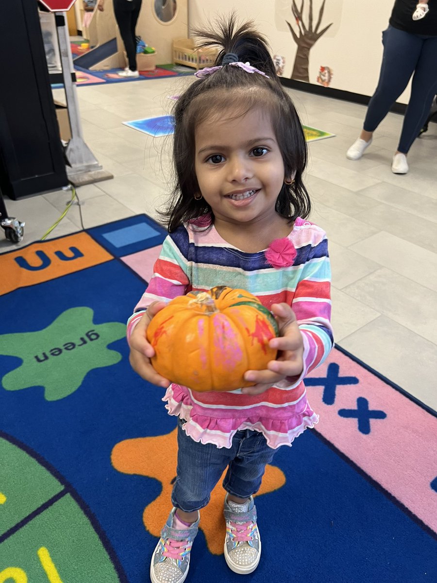 ProjectLEARN3's tweet image. Thank you, @TheGeorgeRanch for providing our @LamarCISD multilingual families with pumpkins to explore at our Play and LEARN hands on stations today! @justwrite4u2 @PFETexas @ZEROTOTHREE