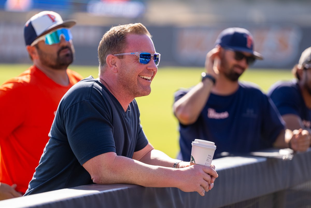 PepperdineBASE's tweet image. Had a special guest stop by 👀
Thanks for talking to the guys Randy! 
#WavesUp