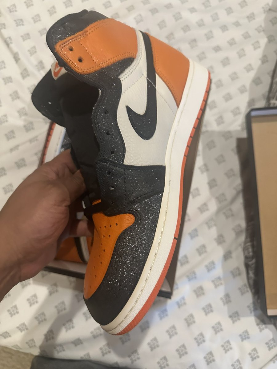 reyperez305's tweet photo. Size 12 DS OG All RT always appreciated 780 shipped OBO I have plenty of refs https://t.co/3xyjROJ8Yi