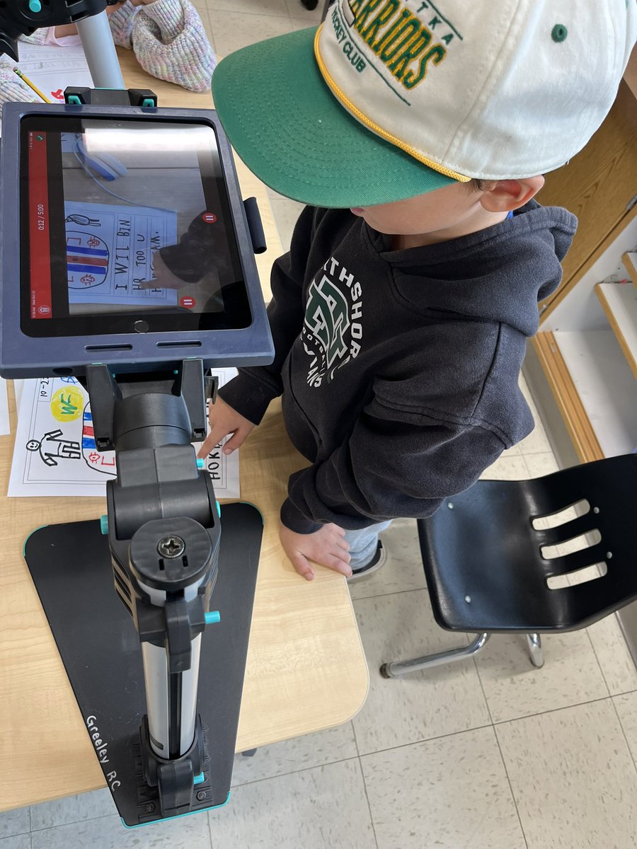 BarcLiteracy's tweet photo. Got to use the “robot arms” so firsties could record their illustrated stories! Challenge: go on an adventure around town with your favorite book character 💗 @Seesaw @IMSEOG  #educoach #emergentliteracy #firstgrade #edtech https://t.co/RQScY4nuHA