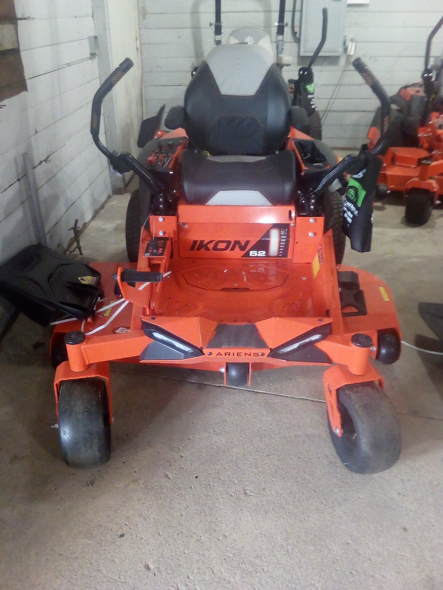 BylersEngine's tweet image. Featuring the Ariens Ikon zero Turn Mower. This mower has many features that make life so much easier and work so much more fun. Comes Standered with LED Lights, USB plug, Kawasaki engine, Servicable Hydros, integrated parking break, access door to deck belt, high back seat,...