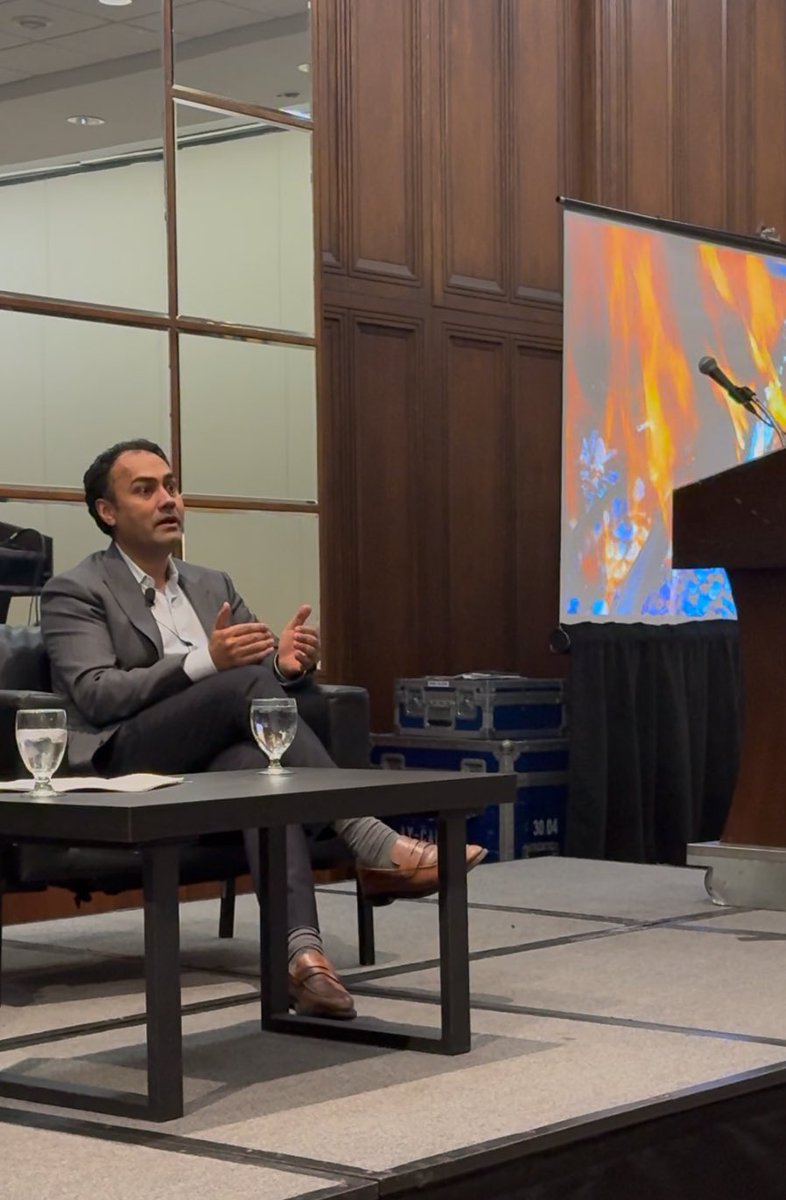 JessRogers000's tweet photo. Fireside chat with @sacha_bhatia and @OntarioHealthOH to tackle A Vision for Primary Care - how to increase attachment, looking at ways to modernize contracts, focus on performance management, build from what’s working and the needs of Ontarians #AFHTO2024 https://t.co/Asm7DToAJd