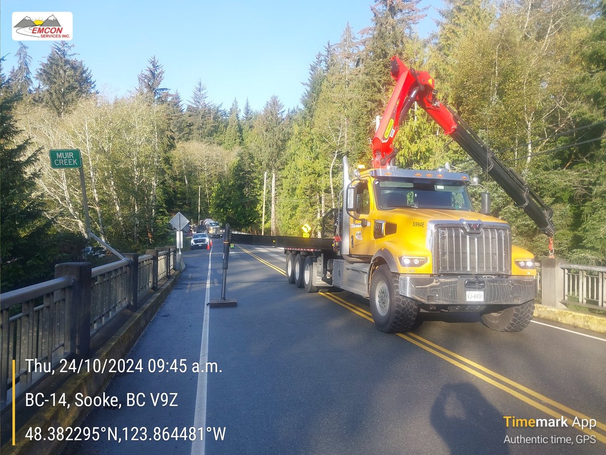 EmconSouthVI's tweet photo. Bridge Crew cleared a large log in Shirley at Muir Creek Bridge today by boat. #AtmosphericRiver water volume caused considerable damage to infrastructure in multiple locations of West Coast Rd that were under repair this week.
@TranBC @JdFemerg
@SookeCa
#BridgeCrew #TeamEmcon https://t.co/80tYapodFl