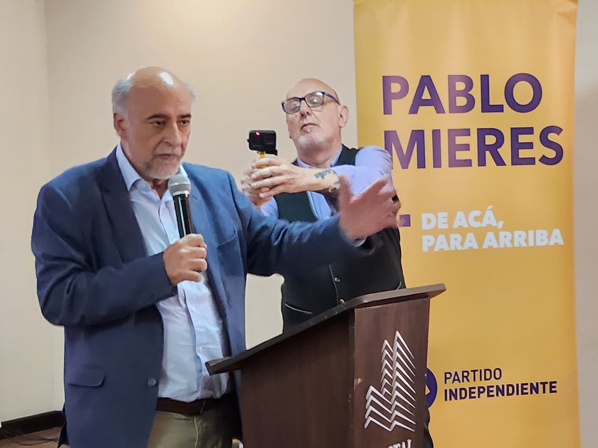 picanelones's tweet photo. #Ahora Cierre de campaña #PartidoIndependiente 🎉
Con la participación de la fórmula presidencial @MnicaBottero @Pablo_Mieres, nuestro candidato a diputado por #Canelones @DanielRadioP  y los candidatos a diputados por #Montevieo 🇺🇾
 #Elecciones2024 #CierreDeCampaña
#PodésConfiar https://t.co/Ru75xXPPQ7