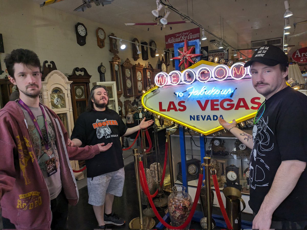 PDHPals's tweet photo. We've been running around Vegas all day long https://t.co/krP6u0dYX1