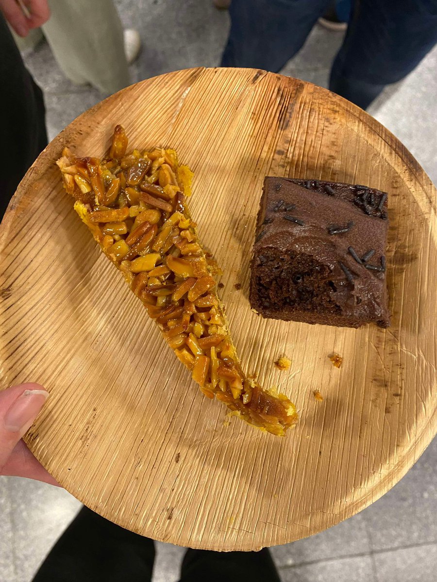 TheSnackademics's tweet photo. Lisbon Addictions (Portugal)

Reviewer 1: 🎓🎓🎓🎓 4/5

Conference dinner with stroganoff and salmon put the registration fee to good use (see Figure 3).

Keynote dish: the carrot cake, although cream cheese icing would not have went astray. Consistent dessert game overall. https://t.co/7gtH6Dn2Ye