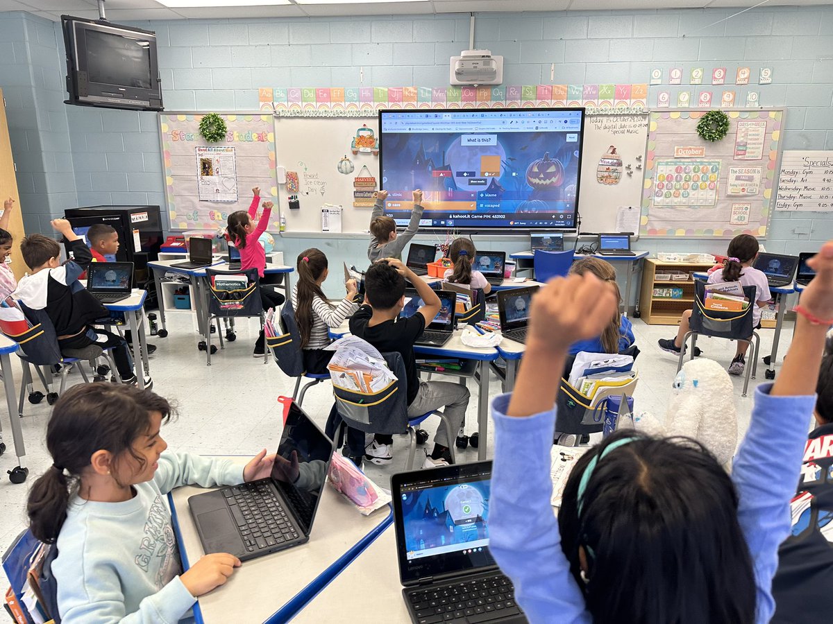 We love a good Kahoot review before our Benchmark Reading test 📚🏆🎉 <a href="/25Lafayette/">Lafayette Estates School #25</a>