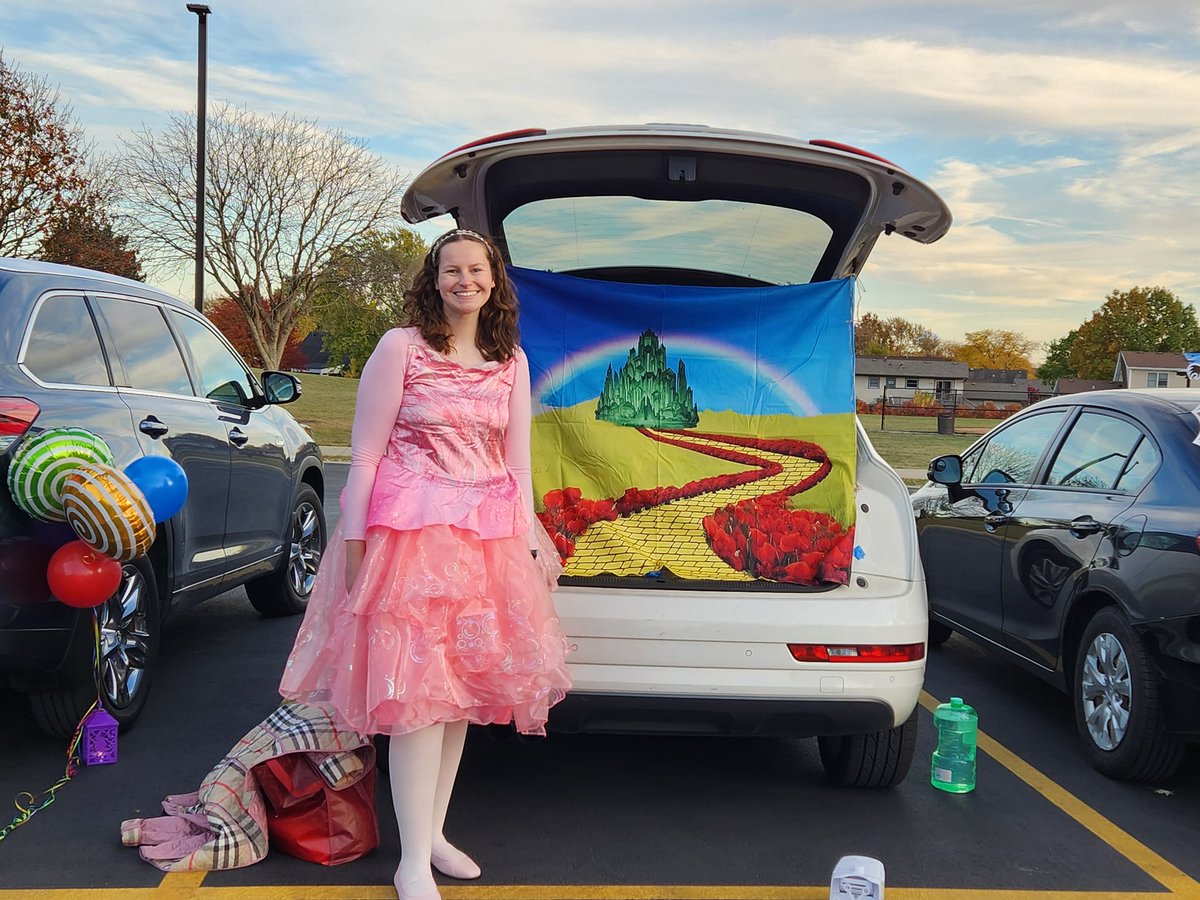 D59Byrd's tweet photo. Thank you,  Byrd PTO for sponsoring the mostly fun Trunk or Treat! Thank you staff and families for participating! https://t.co/jsOtHDhUo9