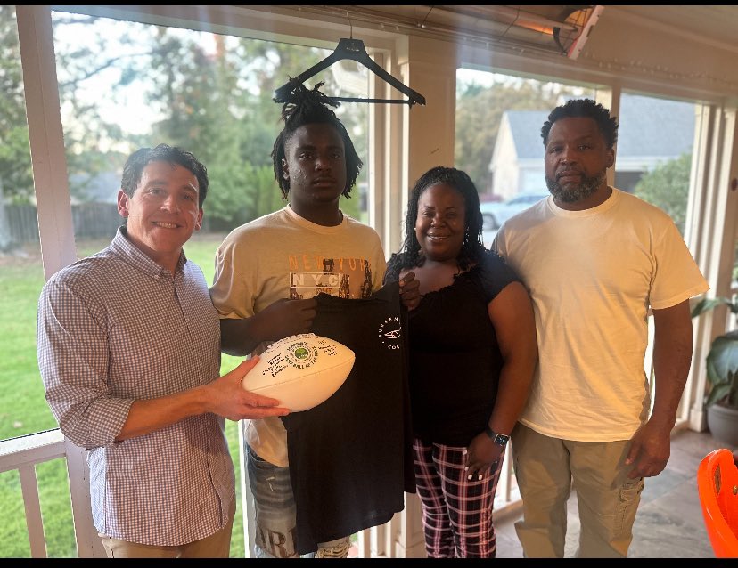 DamarionRoman_'s tweet image. Beyond blessed to receive the Greenwood mayor’s game ball of the week for my standout performance🌟.
@coach_liner @Tb8Butler @RyanBartow @ryanboggs63 @CoachChildress_ @_DJDaniels @CoachRussGregg @jack_reinheimer @CoachJDon