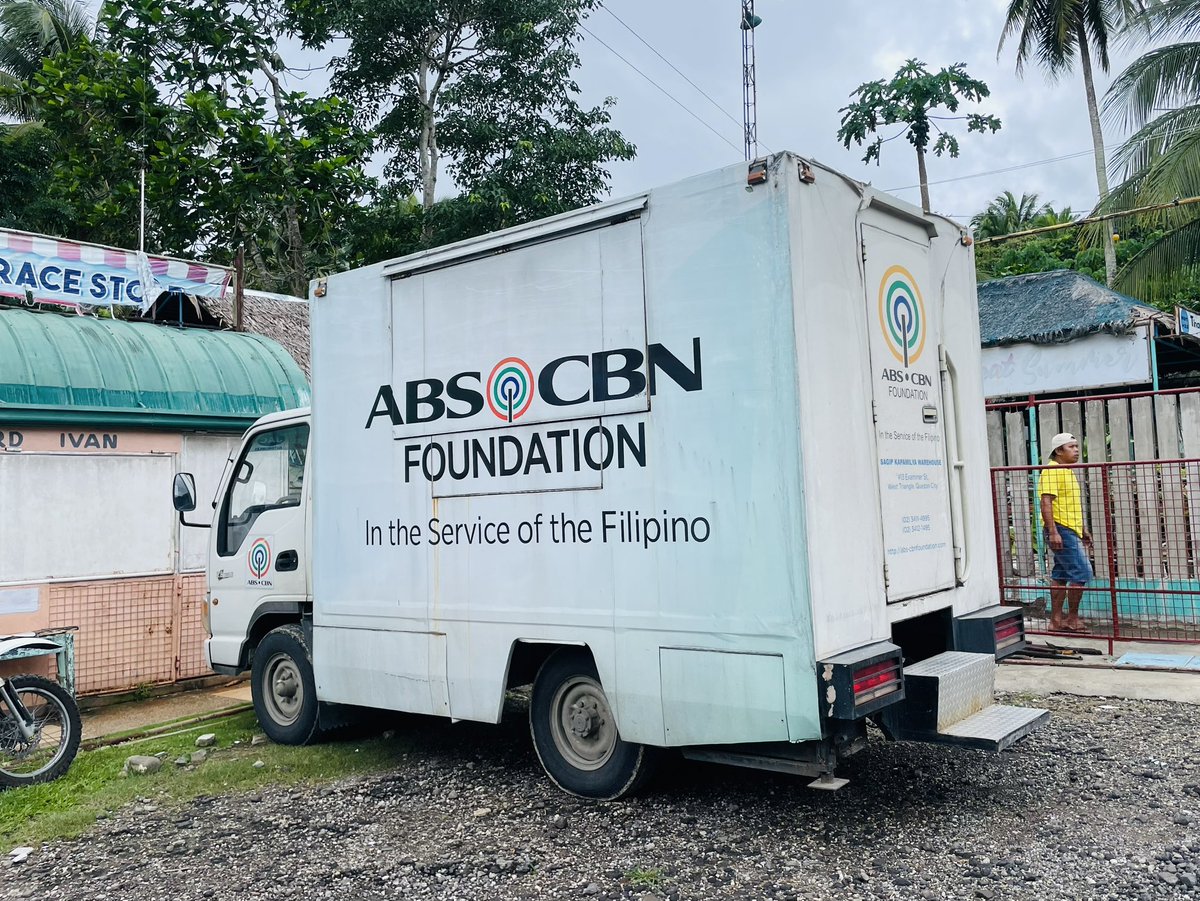 JervisManahan's tweet photo. Tayo ang Lingkod. Tayo ang Kapamilya. https://t.co/ojIy2fMH3m