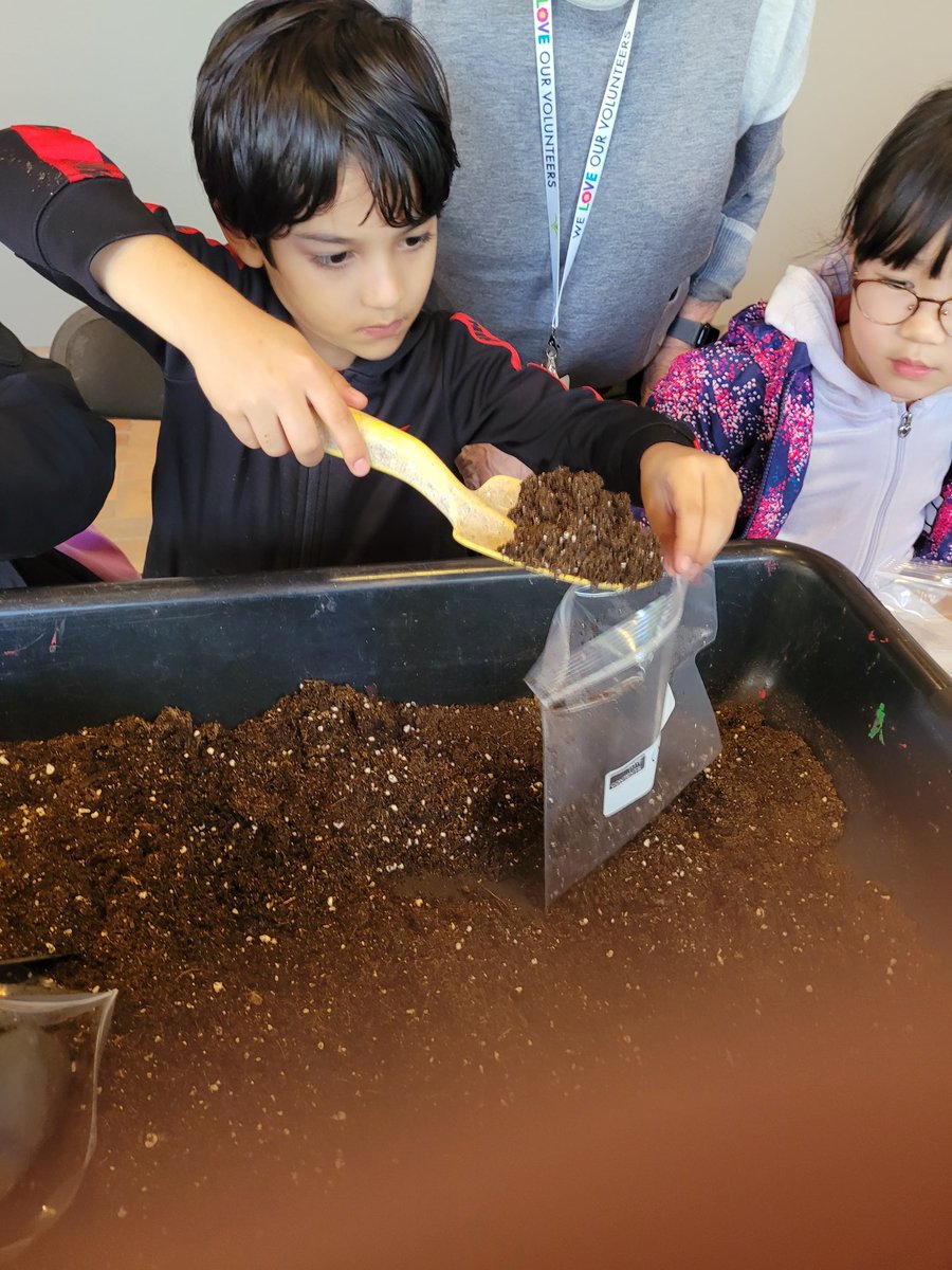 Serina Sota (@msserinasota) on Twitter photo We made our own terrarium! Students get to take them home and watch it grow. They need to make sure they give it the right amount of air, water, and sunlight to help them survive <a href="/chicagobotanic/">Chicago Botanic Garden</a> #stemd69 We made our own terrarium! Students get to take them home and watch it grow. They need to make sure they give it the right amount of air, water, and sunlight to help them survive <a href="/chicagobotanic/">Chicago Botanic Garden</a> #stemd69