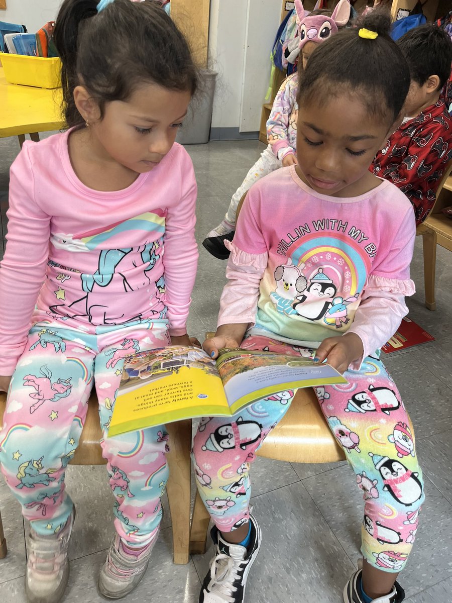 We loved sharing books with our partners during Readers Workshop. 📚 <a href="/dschiavo82/">Debra</a> <a href="/WHChestnut/">WHChestnut</a>