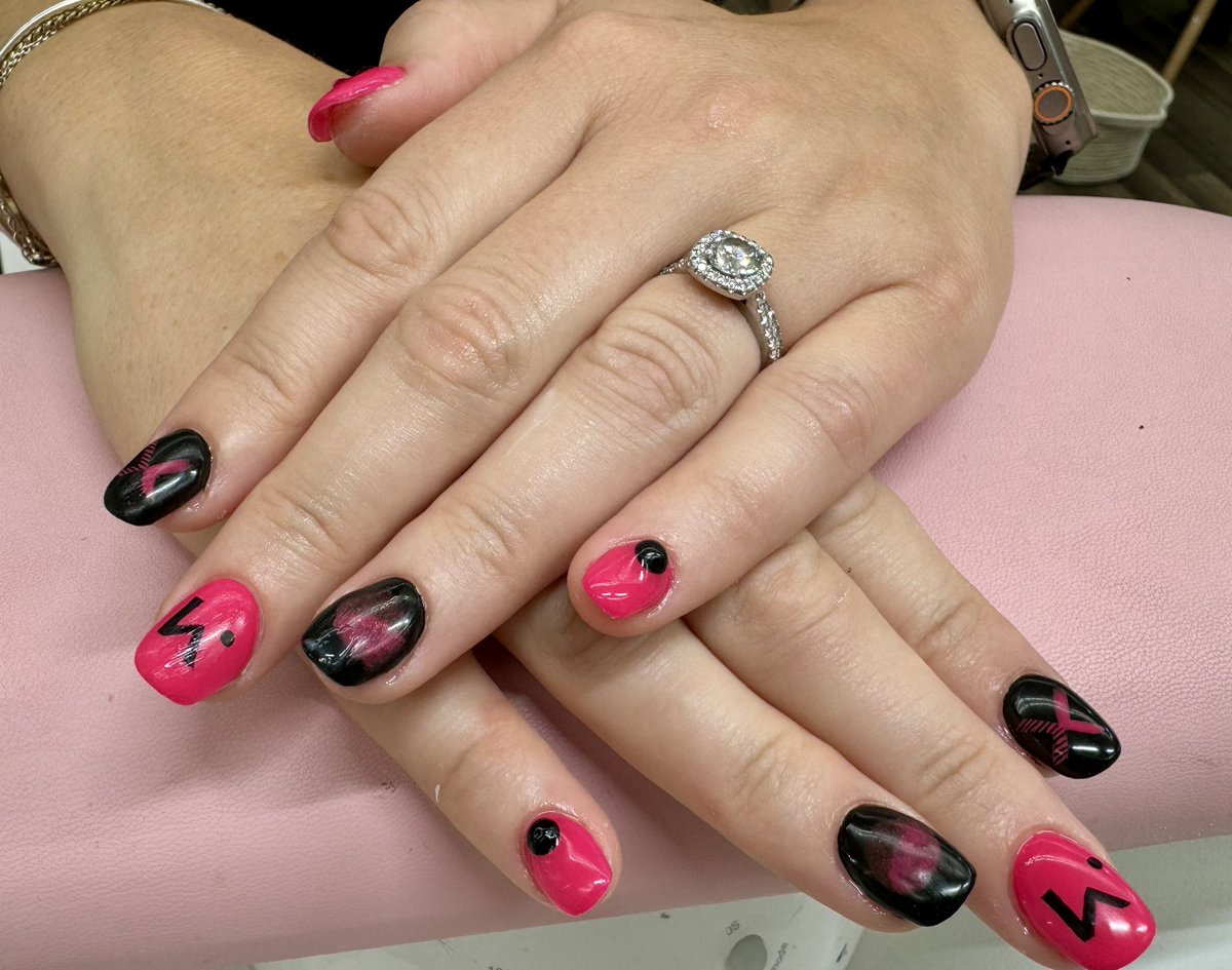 Scarlett Sieber (@scarlettsieber) on Twitter photo Itās almost like itās time for <a href="/money2020/">Money20/20</a> or somethingā¦.
Custom nails coming in hot (pink) before the show. Letās gooo
A special prize for anyone who can tell me what the X and O stands for on the nails painted with a black base Itās almost like itās time for <a href="/money2020/">Money20/20</a> or somethingā¦.
Custom nails coming in hot (pink) before the show. Letās gooo
A special prize for anyone who can tell me what the X and O stands for on the nails painted with a black base