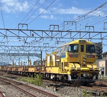 takkin_engine_d's tweet photo. 特殊任務にあたる者たち
①923形ドクターイエローT4…検測
②キヤ97ロンキヤR101…レール運搬
③EF65-2070…甲種輸送兼任⁉️
④EF66-123…配給、甲種兼任⁉️⁉️
#ドクターイエロー
#923形
#T4
#キヤ97
#R101
#EF652070
#EF66123 https://t.co/8nkdmjnMVX