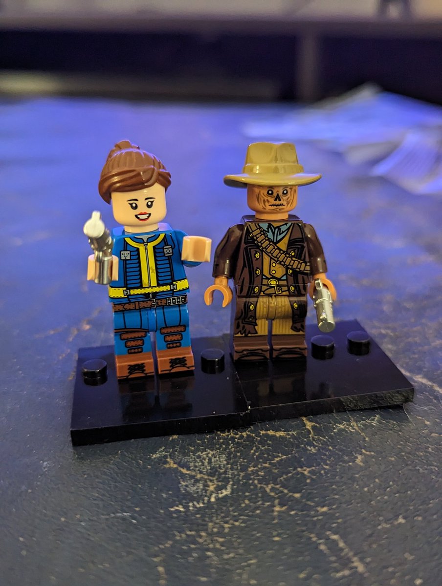 Kitmixmox76's tweet photo. Went randomly to a mall nearby and found a shop selling custom mini-figs and couldn't walk away without these two! https://t.co/yQdPmJL41b