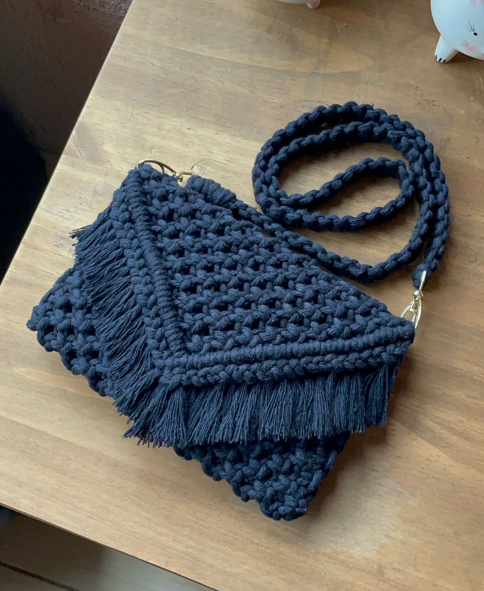 naticzerniak's tweet photo. @caue_nascim @owjoyce Pois eu faço bolsas lindinhas de macramê com todo carinho do mundo! Essa aqui custa só R$59,90. ❤️

https://t.co/q5itbQ5n5q https://t.co/Pm7yHBVq1P