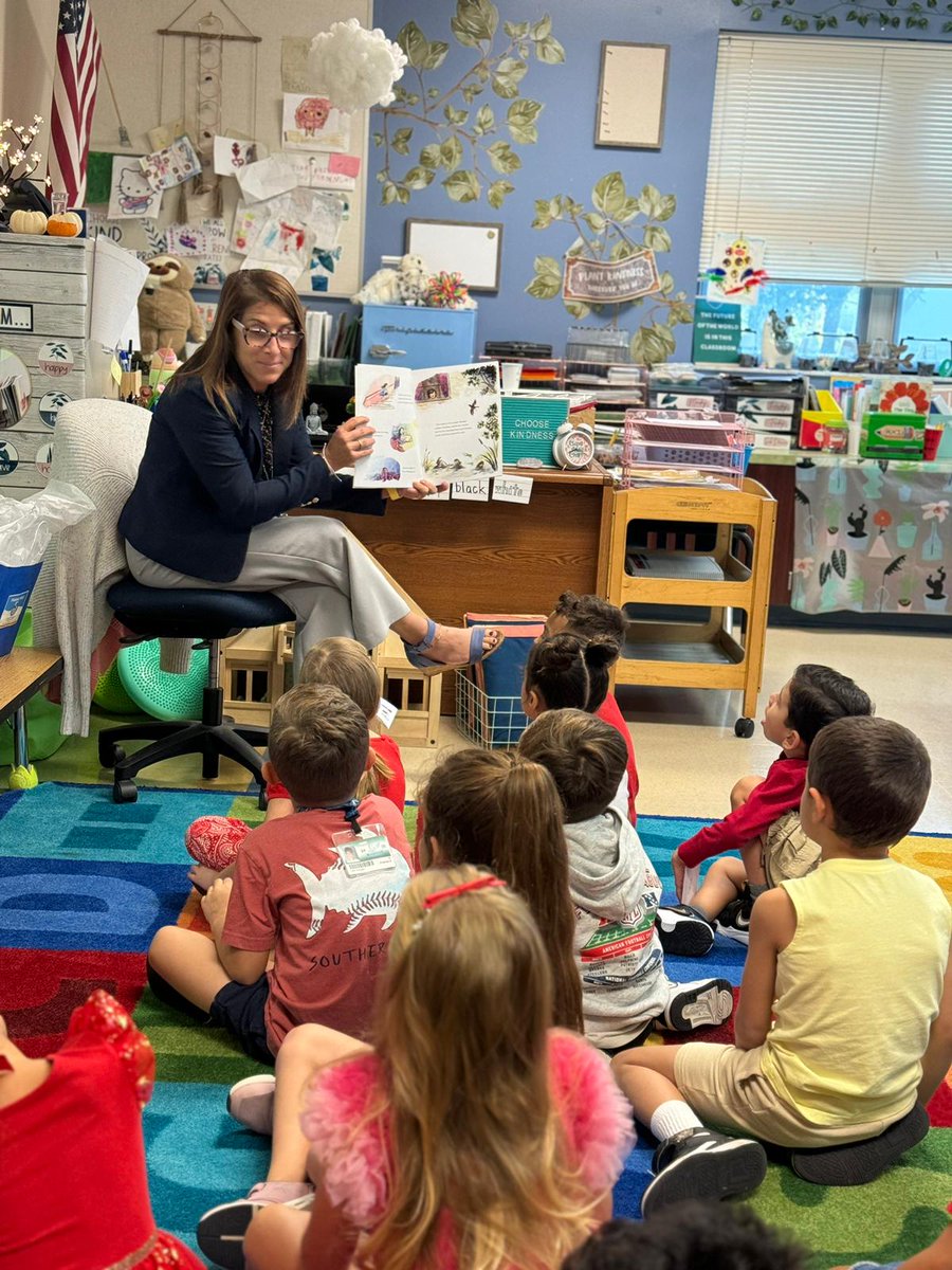 Thank you to our literacy coach, Mrs. Gibson, and all our outstanding readers that came to read to our kindergarten students today for #ReadfortheRecord #BrowardReads !!! 
<a href="/BCPSNorthRegion/">BCPS North Region</a> <a href="/BCPSLeadership/">BCPS Leadership</a> <a href="/JaredEMoskowitz/">Jared Moskowitz</a> <a href="/JordanIsrow/">Jordan Isrow</a> <a href="/Gurreonero_MG/">Melissa Gurreonero</a> @jsherm8