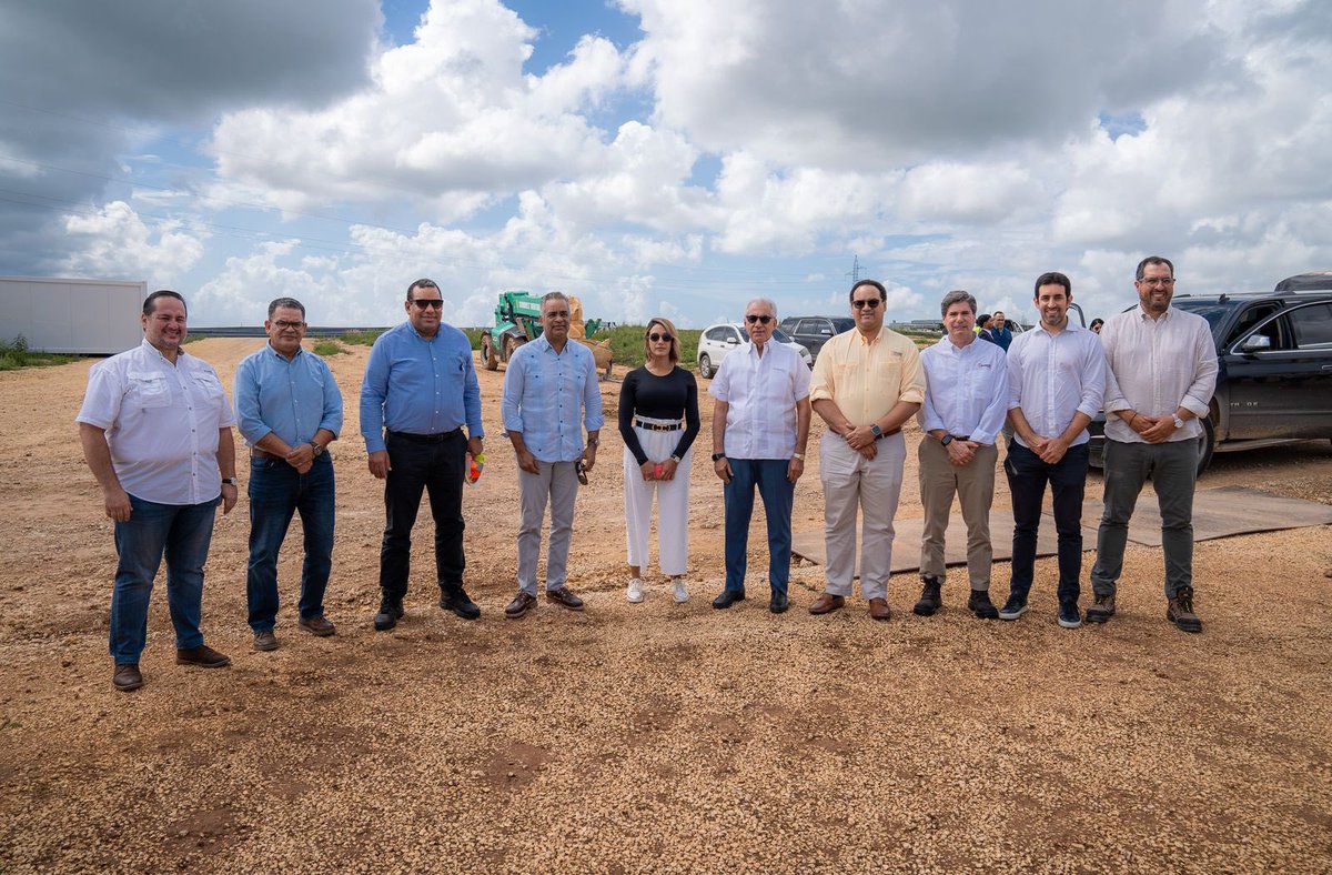 edwardverasdiaz's tweet photo. Avanza el proyecto solar más grande del Caribe Cotoperí Solar de @ACCIONA, . 162 MWp de energía limpia y de bajo costo. 
#MasEnergia
#MasRenovable
@CNE_RD @energiayminasrd @SIEGOBRD @ETED_RD https://t.co/KR088mN76j