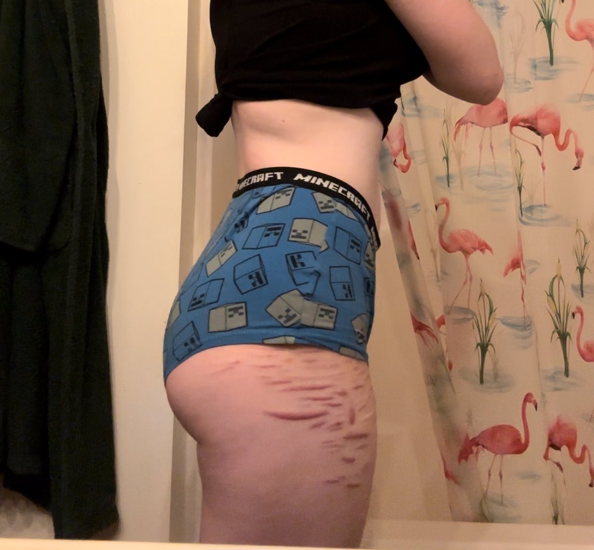 Lululovestoeat's tweet photo. Body check. Low key got a gyat https://t.co/Rp4aVmzzGw