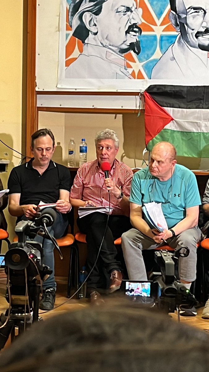 Sesiona en estos momentos el panel especial dedicado a la coyuntura internacional. Habla ahora José Castillo de <a href="/IzqSocialista/">Izquierda Socialista</a>