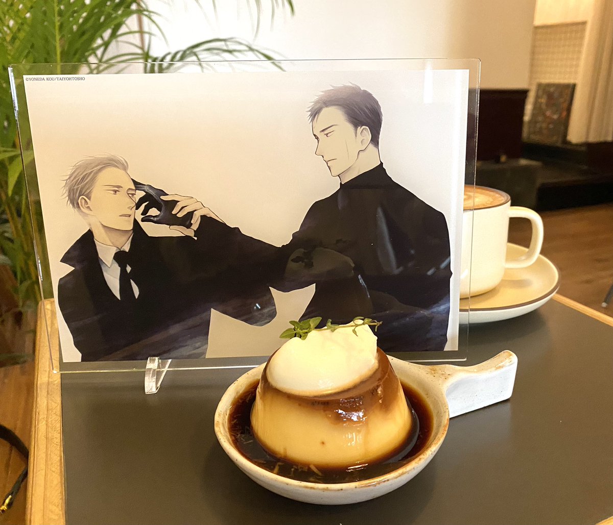 #真珠倶楽部
喫茶店の片隅で、10月の部活の写真を撮りました。プリンはとても柔らかかったので、竜ちゃんにおすそ分けしました。寒くなってきたので、もっと服を着てください。